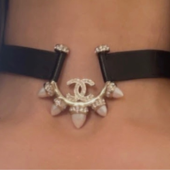 Rare authentic Chanel spiked choker - Picture 4 of 5